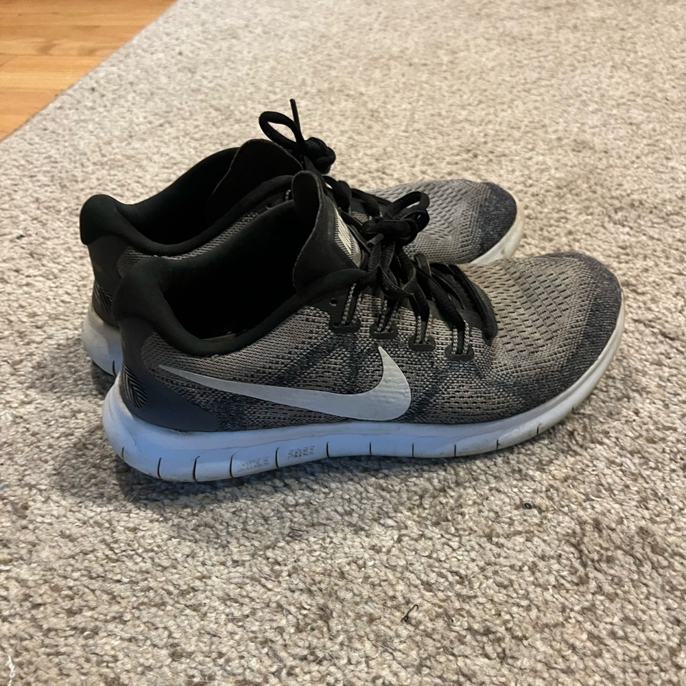 Nike Free Runs